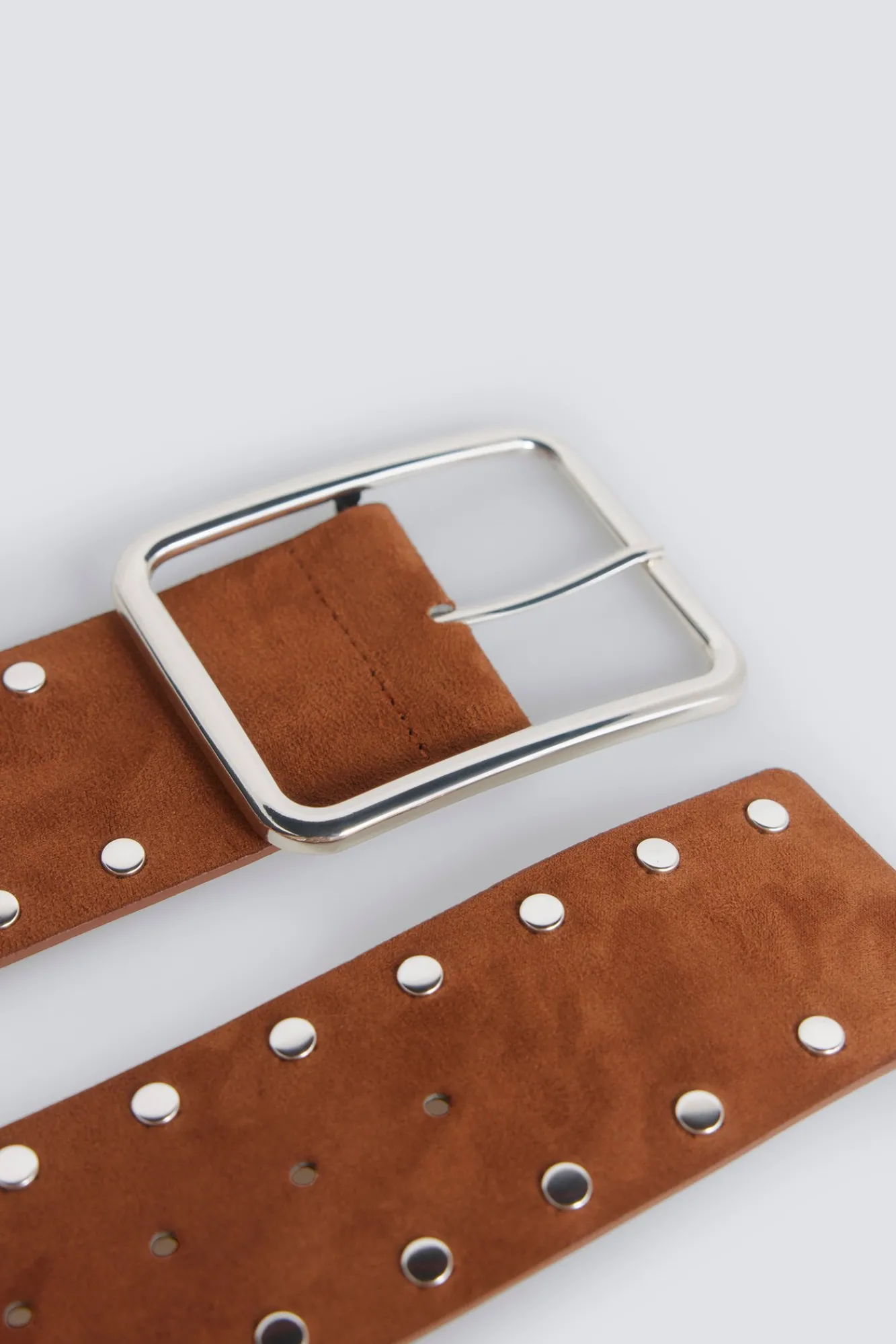 Sale Springfield Ceinture large en daim à clous nude