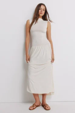 Outlet Springfield Robe fronc&eacute;e nude