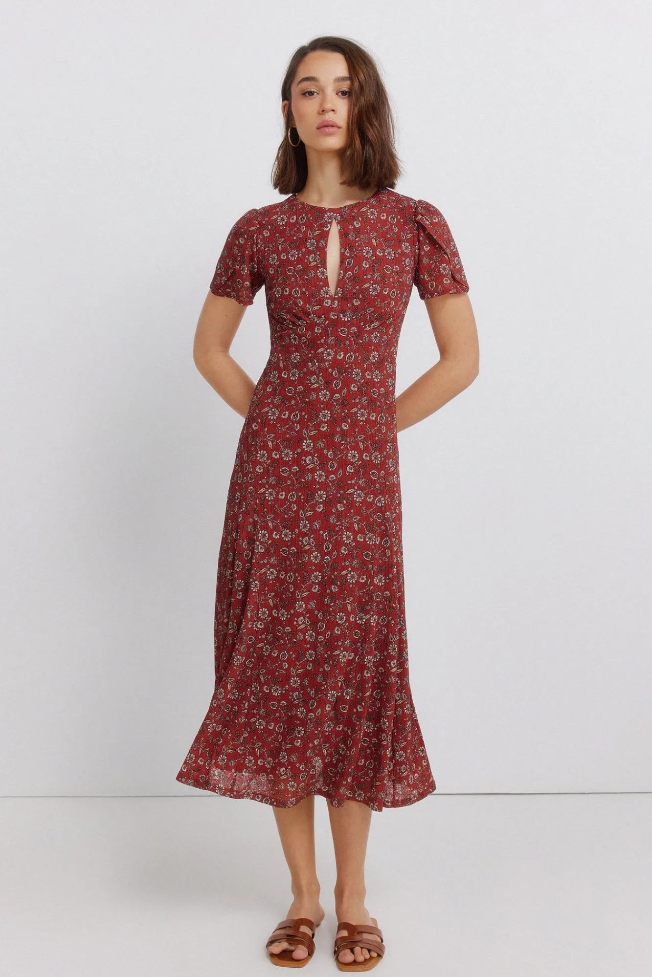New Springfield Robe midi col choker imprimée bordeaux