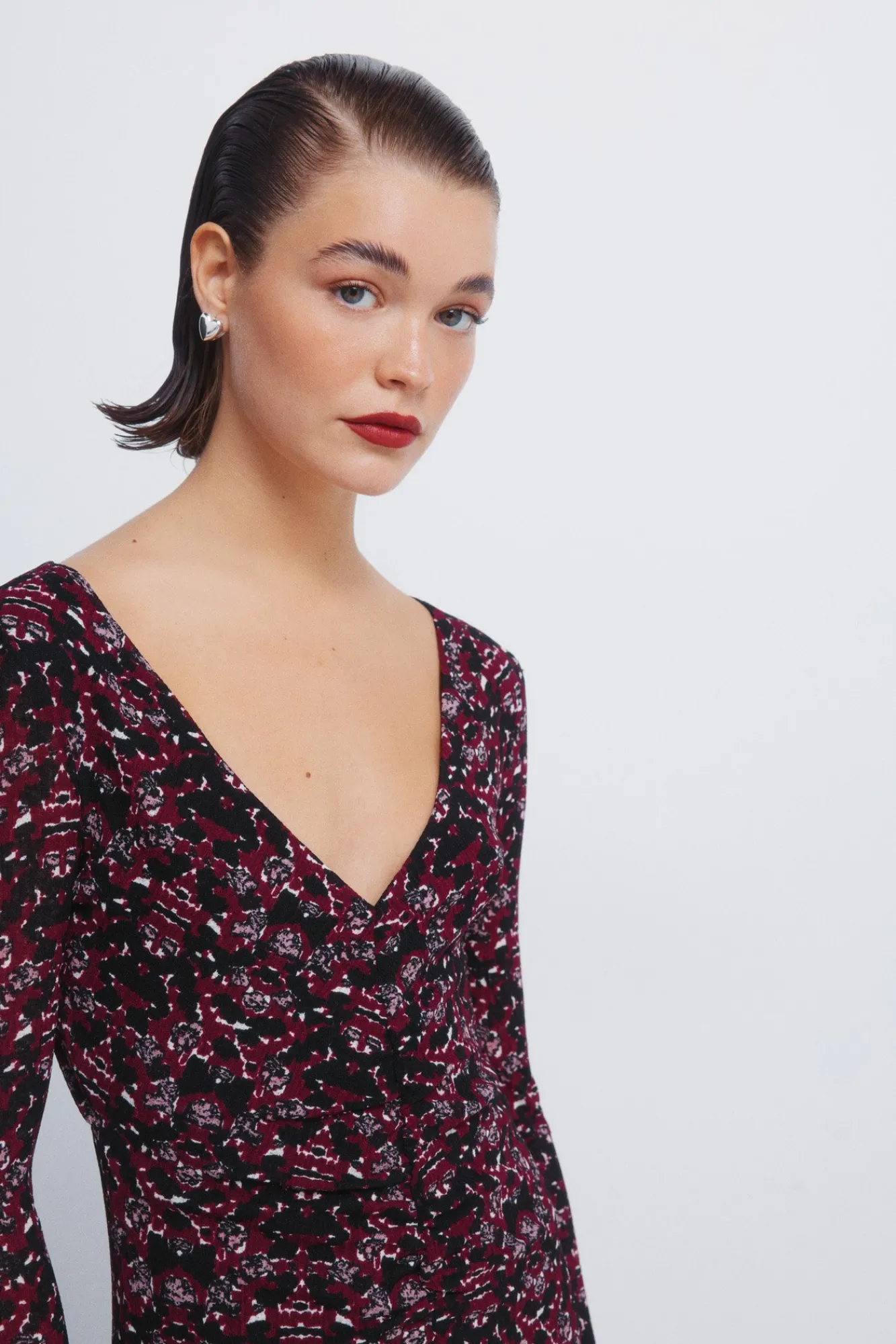Hot Springfield Robe midi imprimé à décolleté froncé noir