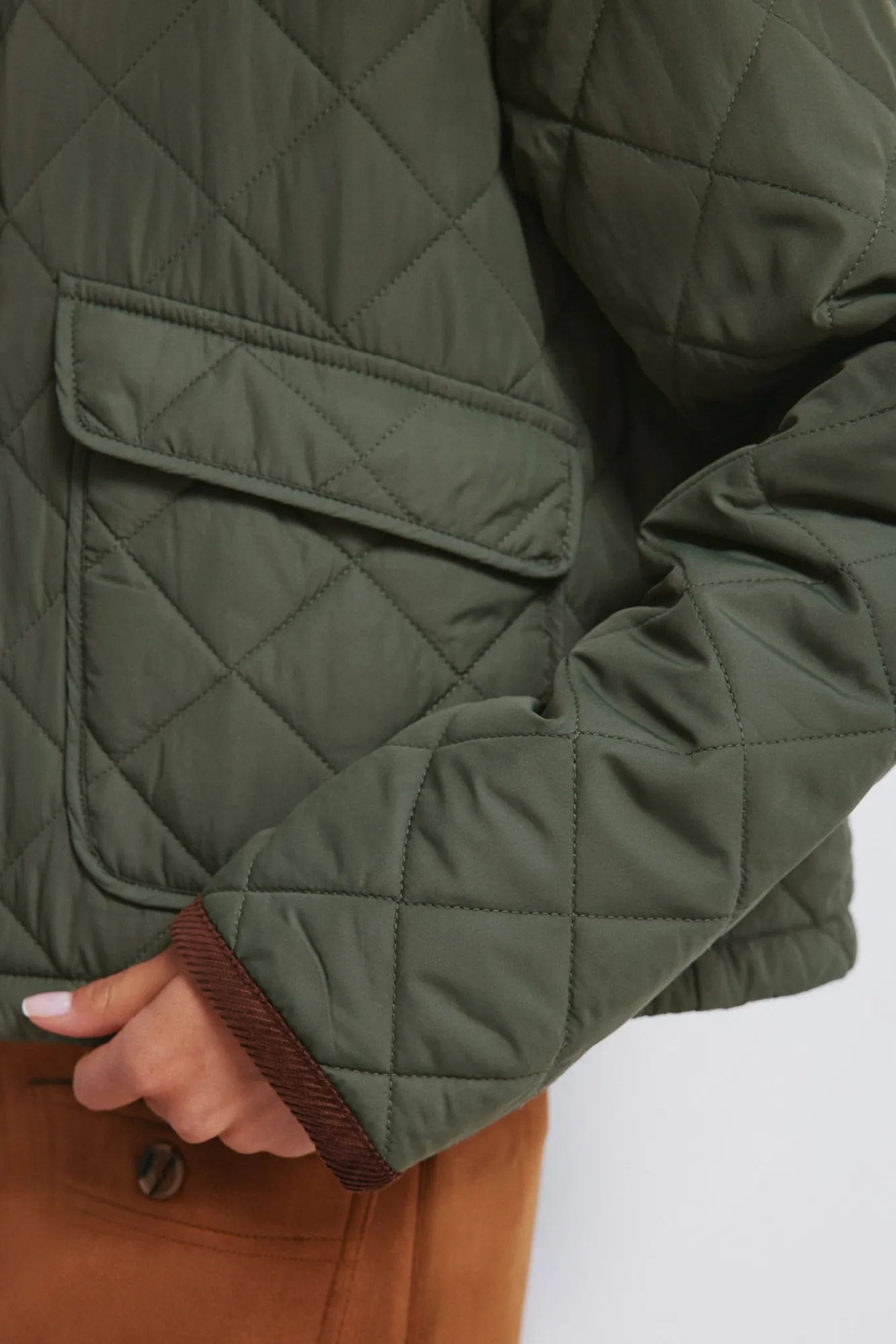 Hot Springfield Veste courte matelassée avec col en velours côtelé